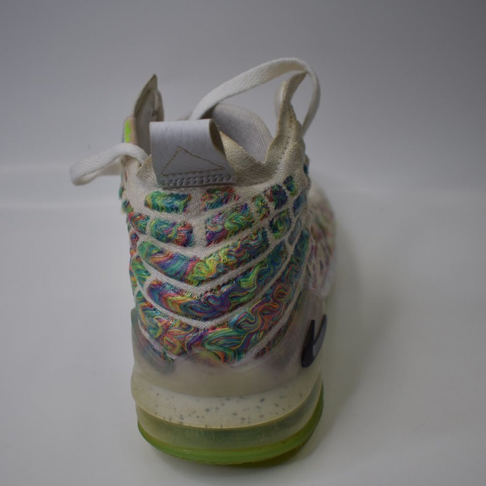 LeBron 17 XVII Air Command Shoes Nike Youth BQ5594-100 GS Size 5.5Y Women's 7  G - Picture 4 of 14